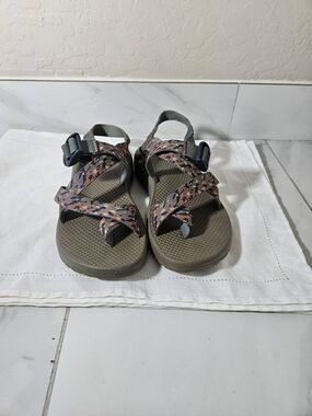 Chaco Sandals – Olive with Patterned Straps Size 8 W.